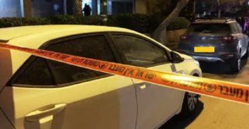 תיק רצח בהרצליה: המשטרה טוענת שהמנוח הפליל את אחיו לפני שמת