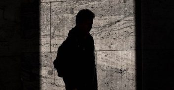 כתב אישום: אב בית בתיכון בדרום אנס תלמידה בת 15