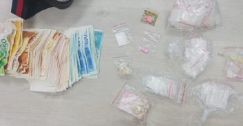 נהג שרכבו התהפך בתאונה נעצר בחשד להחזקת סמים שנמצאו בזירה