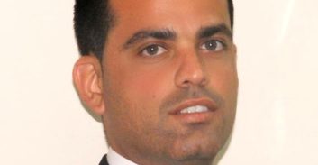 עו"ד ירון שומרון