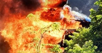 שני פצועים בפיצוץ רכב בפתח תקווה