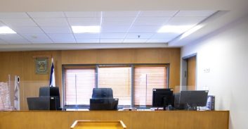 בגלל המלחמה: סידור גט לבני זוג למרות שהם מתגוררים באותו בניין?