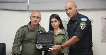 הלוחמת קיבלה את אקדחו של אביה שנפל בקרבות 7 באוקטובר