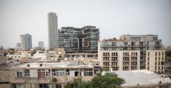 משבר תמ"א 38: תושבים מדרום-ת"א עוקפים את העירייה ופונים ישירות למועצה-הארצית