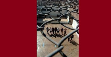 חשד: ביקש מאסיר לרצוח את גרושתו באמצעות מטען