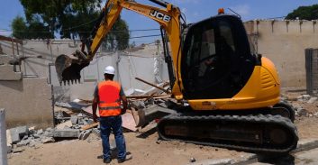 תביעה נגד "אזורים": מביימת משבר כדי לחמוק מהתחדשות עירונית בכפר-שלם