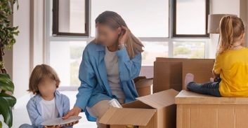 מחלוקת בין הורים גרושים: היכן יגורו הילדים בשנת הלימודים הבאה?