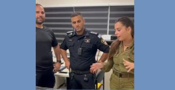 התחזה לחרדי וגנב ארנק וציוד מקצינה שביקרה בשיבא בן-זוג שנפצע במלחמה