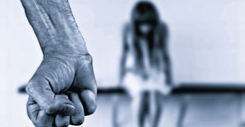 העליון התיר לנאשם בעבירות מין בקטינה לצאת לברית המילה של בנו