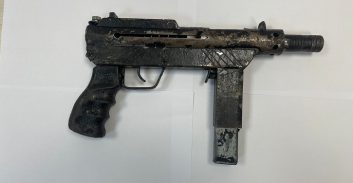 ארבעה קטינים מג'סר א-זרקא נתפסו ברכב עם מקלע קרלו