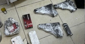 החשוד המרכזי בהחזקת אקדחים ברשת פארם: רוקח