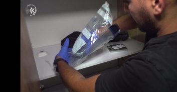 חשד: סחטו באיומים והשליכו רימון לעבר בית בבית שמש