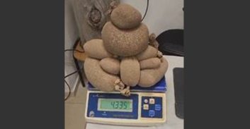 אישום: מעל 4 ק"ג קנאביס בתוך כרית ראש