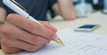 ביטול הרשעה למפקחת על בחינה פסיכומטרית באוניברסיטת ת"א שהדליפה את הבחינה