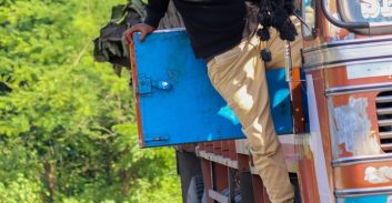 כתב אישום: בעלים של חברת גזם איים על שלושה קבלנים שהחליפו אותו