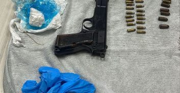 שני תושבי יפו נעצרו בחשד להחזקת אקדח טעון, רימון וקוקאין