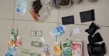 רחובות: מוכר למשטרה נעצר על סחר בסמים והחזקת קילוגרם חשיש ומריחואנה