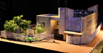 "הקרב על משטרת שדרות", גרסת הבמאי