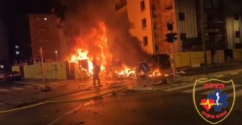 מטען התפוצץ באישון לילה ברכב בפתח תקווה