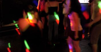 תלונה נגד משטרת אילת על טיוח חקירת אירוע תקיפה במועדון "הסלינה"