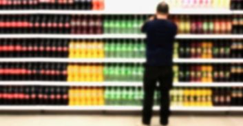 אישום: התחזה לבעל מלון המארח מפונים והונה עסקים ב-1.7 מיליון שקל