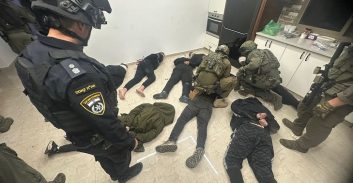 חמזי עראר ושניים נוספים נעצרו בשטחים על עבירות נשק וסמים