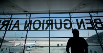 אישום: חתך את פניו של נהג במהלך ויכוח על-הכביש, וברח לדובאי