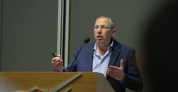 מנהל רשות המסים: החלום של בן 17 במגזר הוא להחזיק צ'יינג'