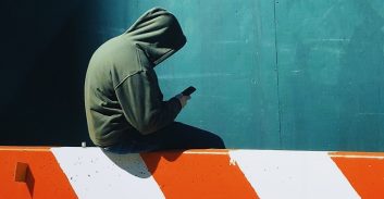 כתב אישום נגד יגאל חכמון מאשקלון ושותפיו בתיק סחיטת סוכן משטרתי