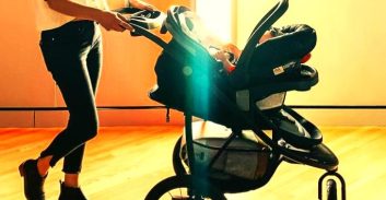 אישום: עבריין מין אלים חטף סלולרי לאם שטיילה עם תינוקה באשדוד