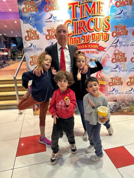 עו"ד ששי גז - נכדים - אינדקס עורכי דין פוסטה