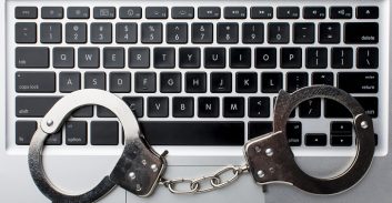 היזם בעל כושר השכנוע הודה שרימה משקיעים ונשלח לכלא ל-15 חודשים