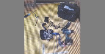 כתב אישום נגד מנעולן: פרץ לדירת קשיש בת"א במטרה לגנוב רכוש