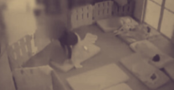 מודיעין: שוחררו למעצר בית מנהלת פעוטון וסייעת החשודות בהתעללות