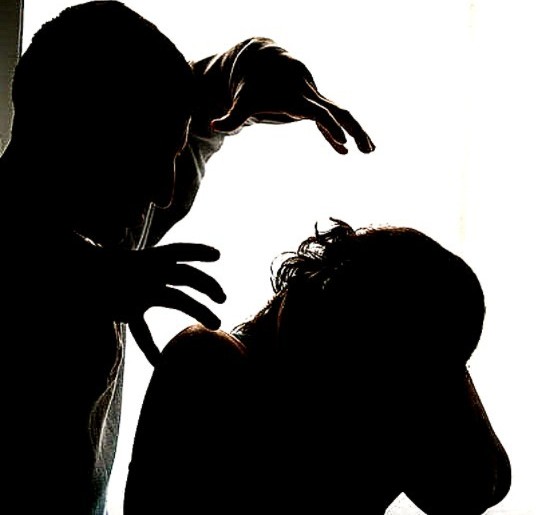 אלימות בני זוג 