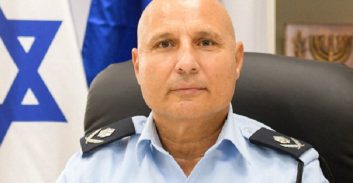 ניצב יהודה בן-עטר יועמד לדין-משמעתי בטענה שקצינה כתבה עבורו עבודה אקדמית