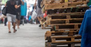 הוארך מעצר החשודים בירי על משרדי הפיקוח העירוני בתל-אביב