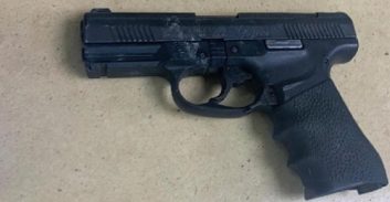 לוד: שלושה נעצרו בחשד להחזקת נשק ותכנון נקמה על רצח