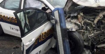 אשקלון: נהגת תחת השפעת אלכוהול פגעה בניידת משטרה וניסתה להימלט