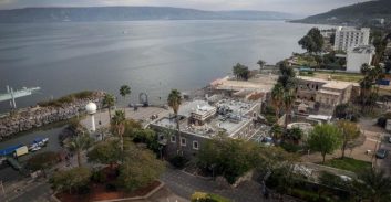 התנאי לאישור התוכנית להסדרת חמי טבריה: מעבר חופשי לציבור לאורך החוף