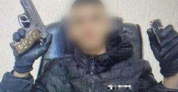 אישום: מצבור אמצעי לחימה בתוך רכב בעסק לשטיפת רכבים