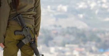 צה"ל ניסה להעביר לטיפול באזרחות חיילת שחלתה ברחם