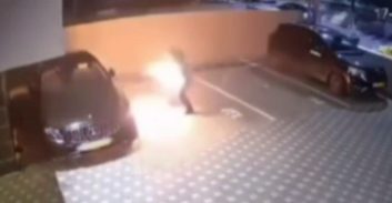 צפו בסרטון: הצית מרצדס בקריות, ונפצע מהאש שאחזה בבגדיו