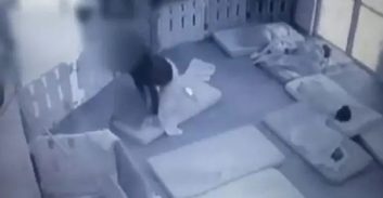 אישום נגד ארבע גננות מלוד בגין עשרות מקרי התעללות בפעוטות