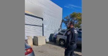 המשטרה השעתה מוסך עקב העסקת שב"חים, העירייה סגרה אותו מחוסר רישיון