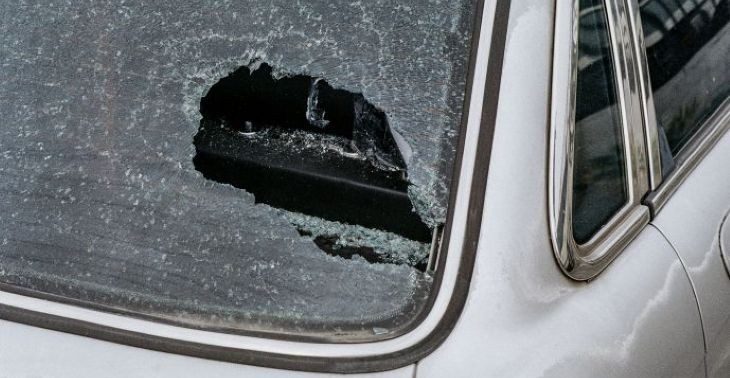 נזק לרכב סכסוך שכנים חיצונית