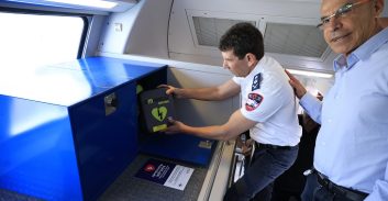 מד"א ורכבת ישראל מתקינים כ-150 דפיברילטורים ברכבות