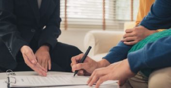 הסדר לתושב רחובות: הפרקליטות מחקה שבעה מעשרה אישומים של עוקץ-קרקעות