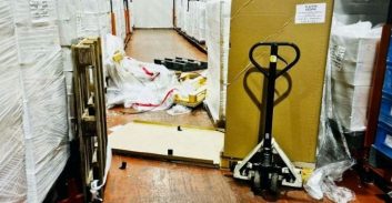 אישום: מוכר למשטרה פרץ למפעל וגנב תרופות וחיסונים לבעלי-כנף במיליוני שקלים