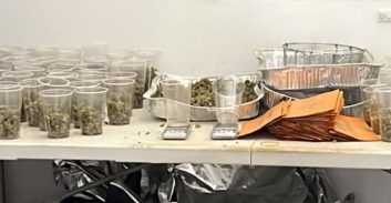 למרות צו-מעצר חשוד בתפעול תחנת סמים נכנס לארץ ונעצר רק בביתו